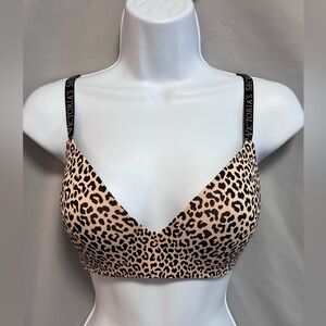 Victoria’s Secret Women Sz 32DD Animal Print‎ Black Panel Padded Wireless Bra